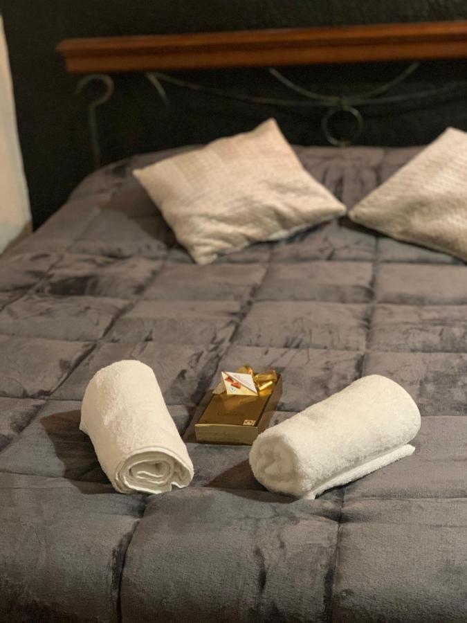 Tres Belle Suite Dans Le Centre Historique Ideale Pour 2 Personnes Orange  Exteriér fotografie